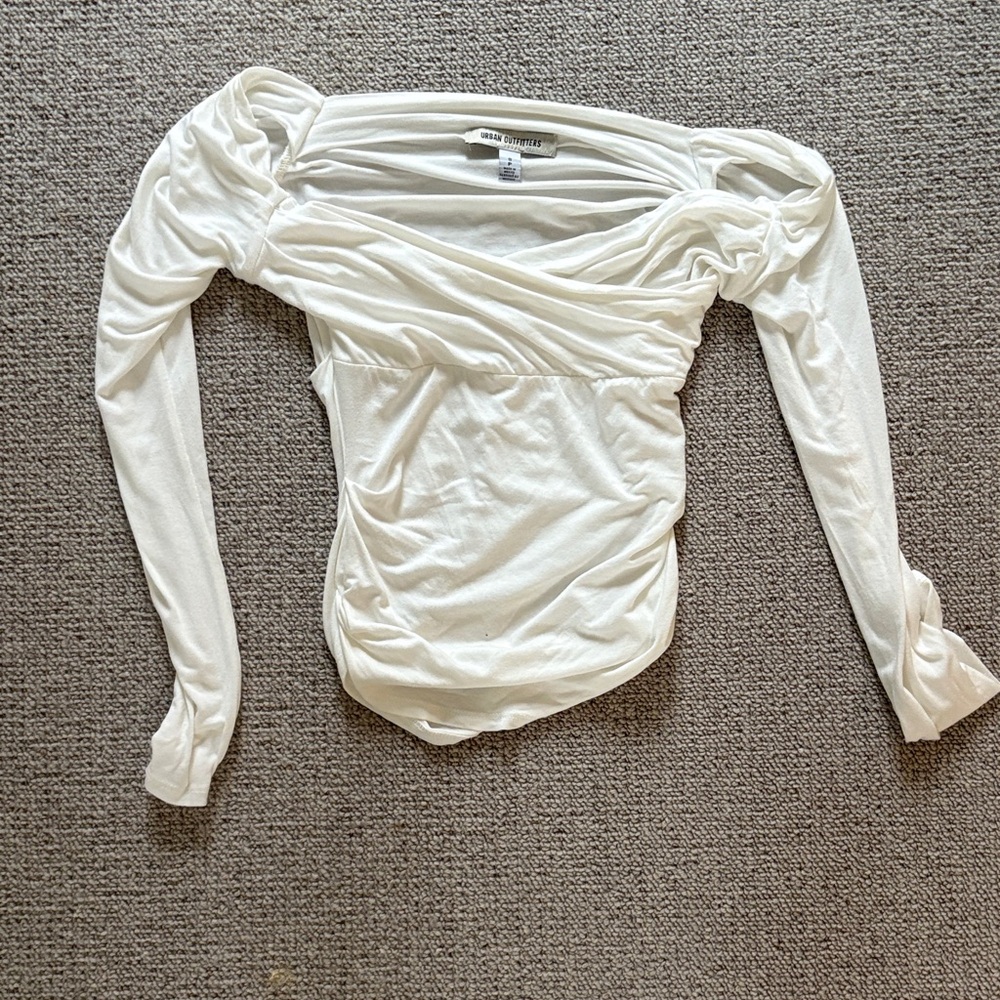 URBAN OUTFITTERS OFF SHOULDER TOP